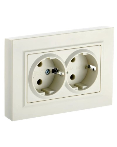 Розетка 2-местная с з/к РСш12-3-БрКр бежевый BRITE (BR-R24-16-K10-F). Розетка с заземлением с защитными шторками в сборе. IEK во Владивостоке